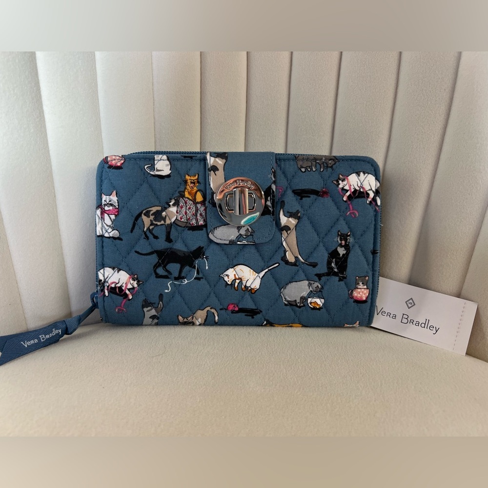 Vera Bradley Turnlock Wallet in Cat’s Meow